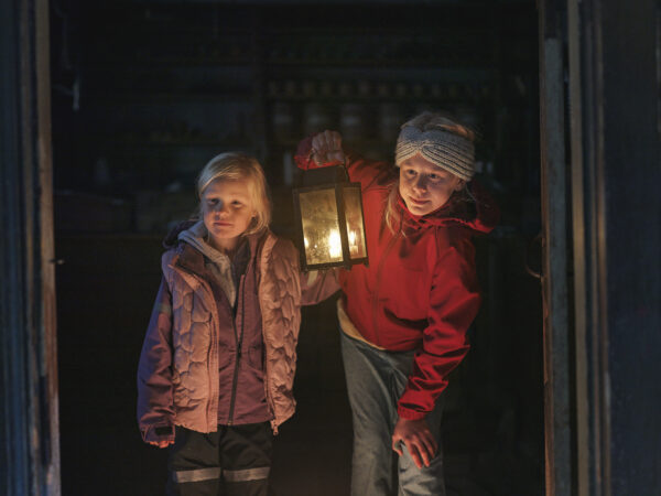 Barn med lykta i Kryddboden på Skansen under höstlovet och mysteriet