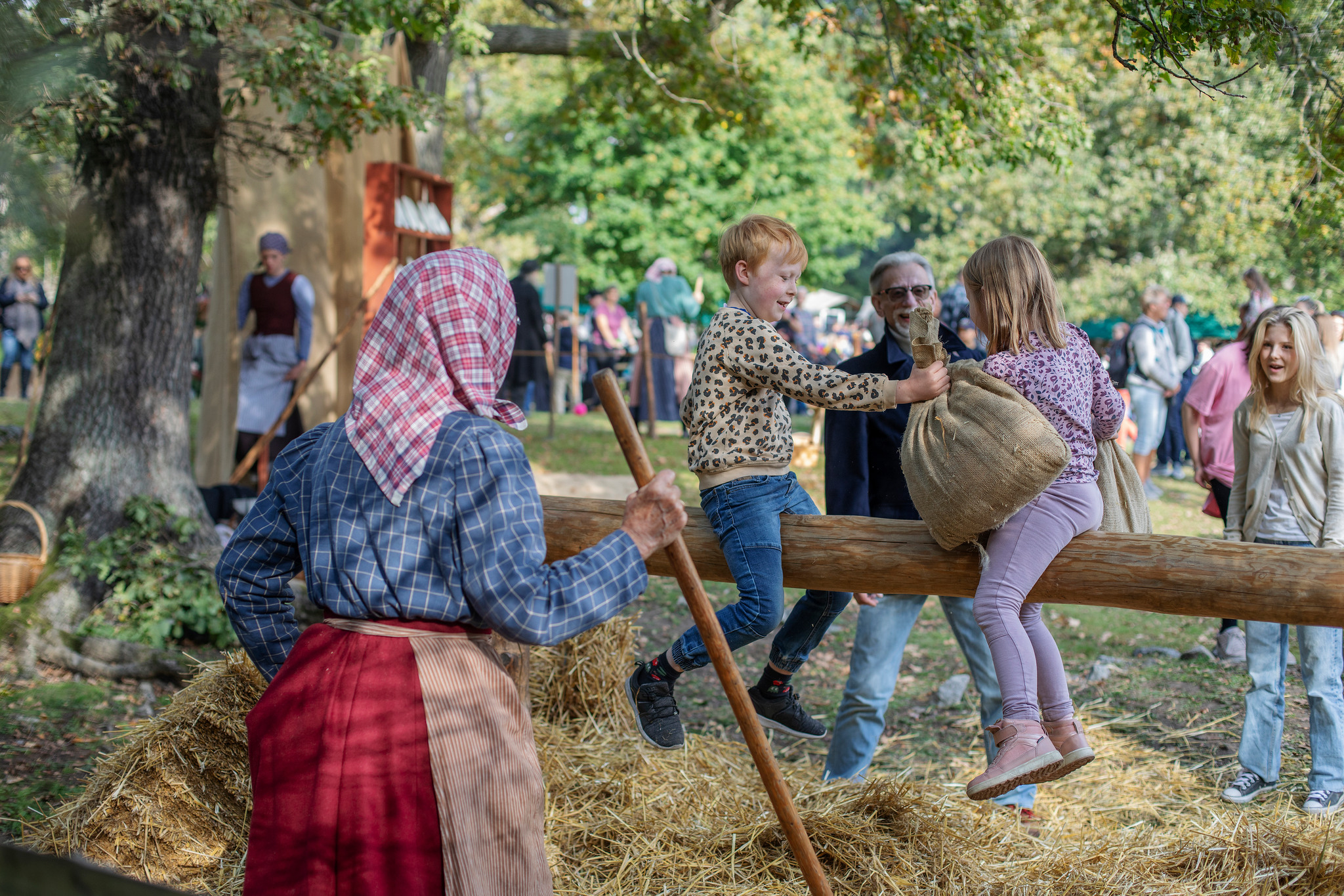 Games at the autumn market