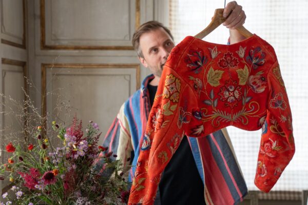 Sömmar och stjälkar – blomsterutställning av Johan Munter